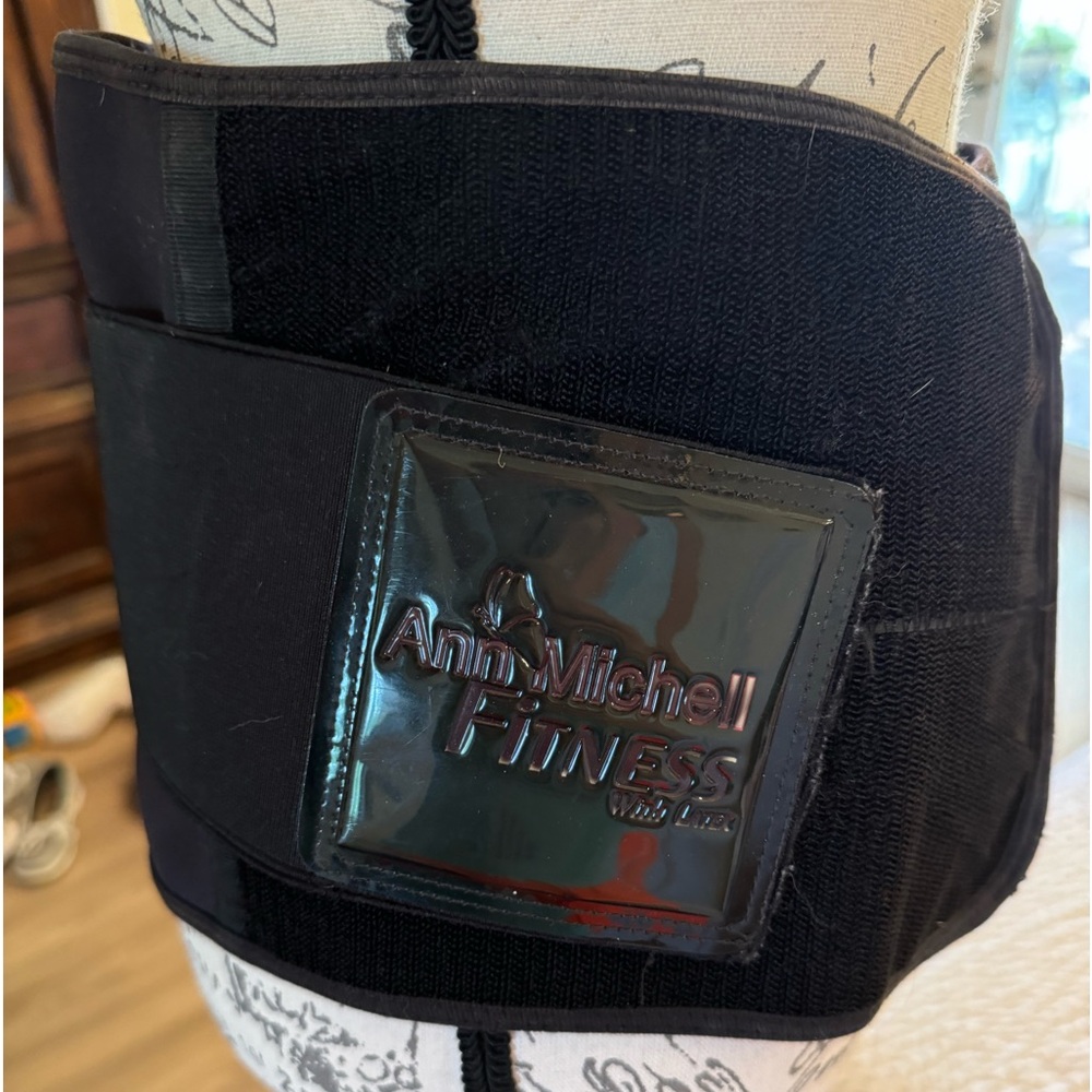 Ann Michell fitness work out belt Velcro great shape !